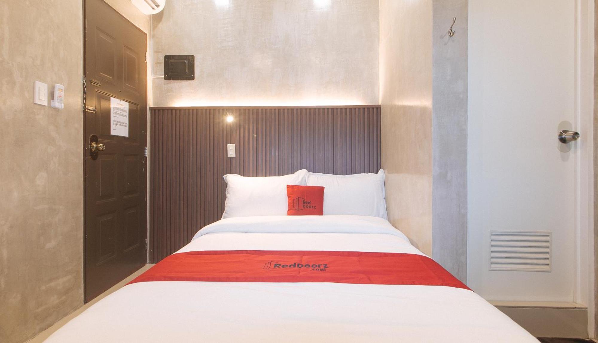 RedDoorz at MBB Room NAIA 2 Paranaque City Zewnętrze zdjęcie
